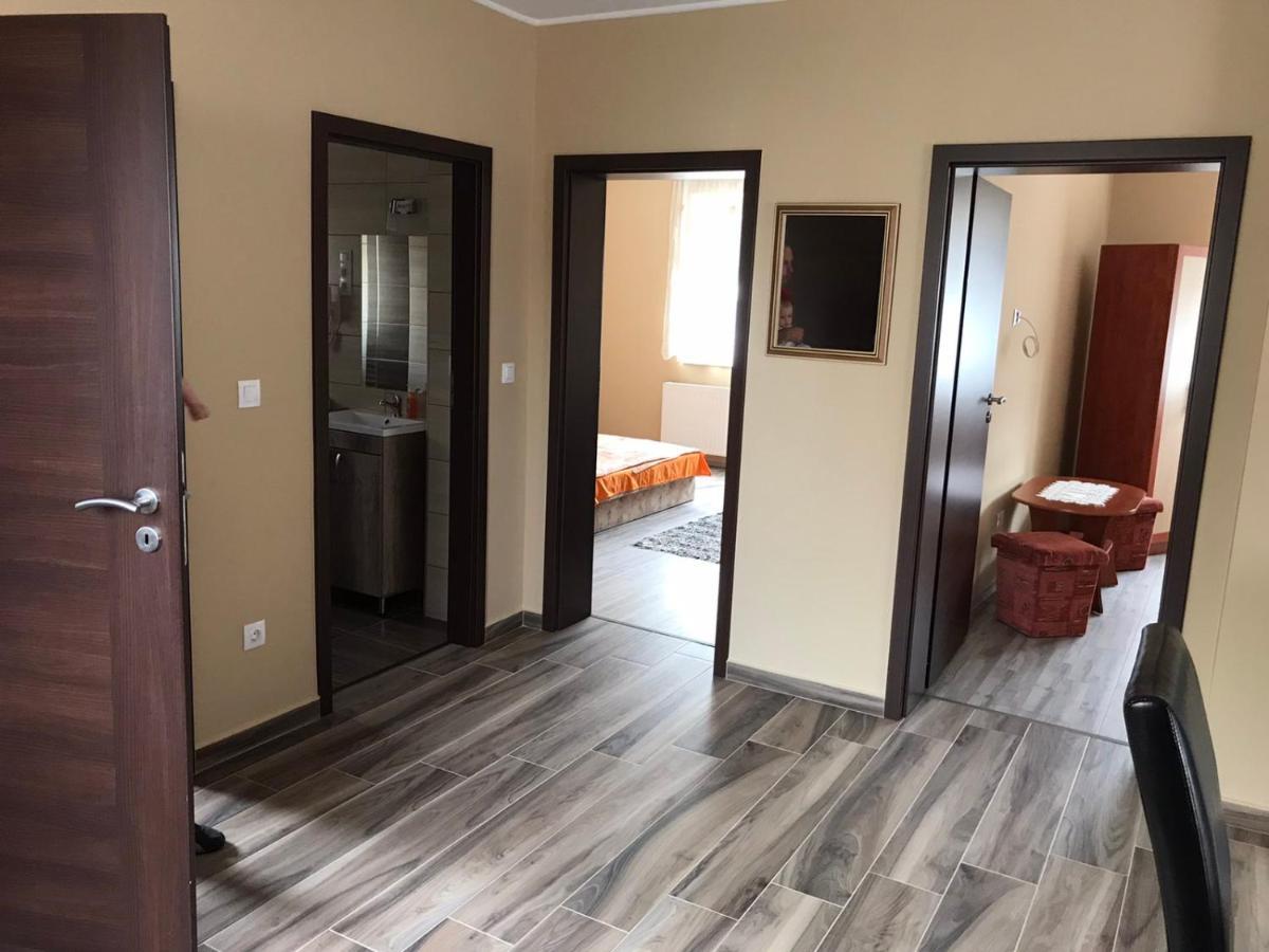 Adrienn Apartman Sárvár Exterior foto